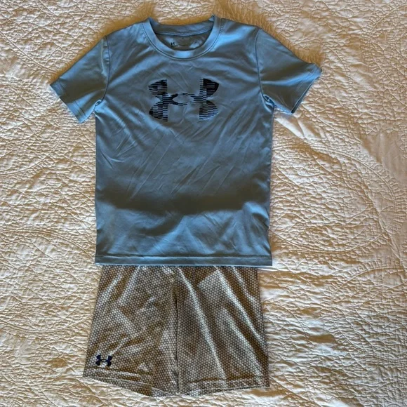 Boys Size 7 Under Armour Blue T-Shirt and Gray Shorts Set - Picture 2 of 6